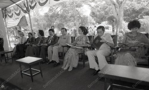 DR. MAHATHIR MOHAMAD