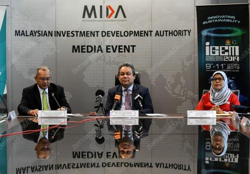 DATUK AZMAN MAHMUD