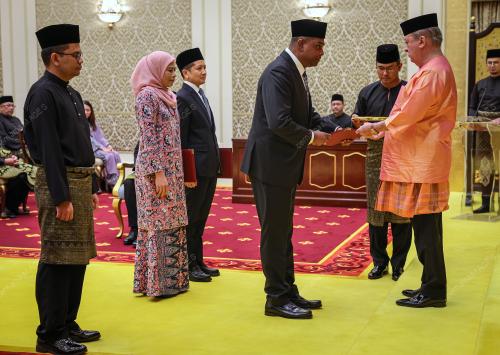 KL08_17122025_ANGKAT_SUMPAH