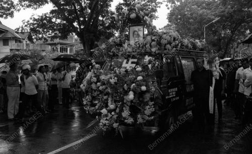 KL08_18022015_PENGEBUMIAN