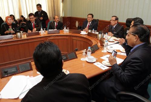 TAN SRI ABU ZAHAR UJANG
