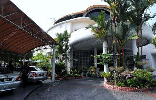 KL08_18072012_PECAH_RUMAH