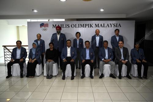 DATUK SERI REEZAL MERICAN NAINA MERICAN