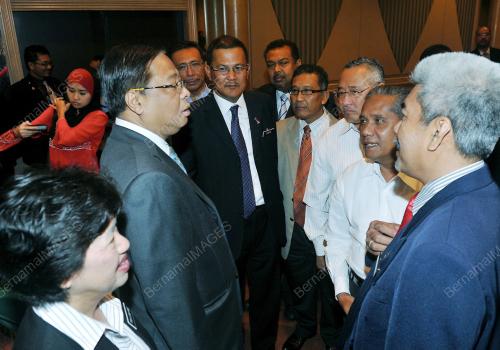 DATUK SERI ISMAIL SABRI YAAKOB