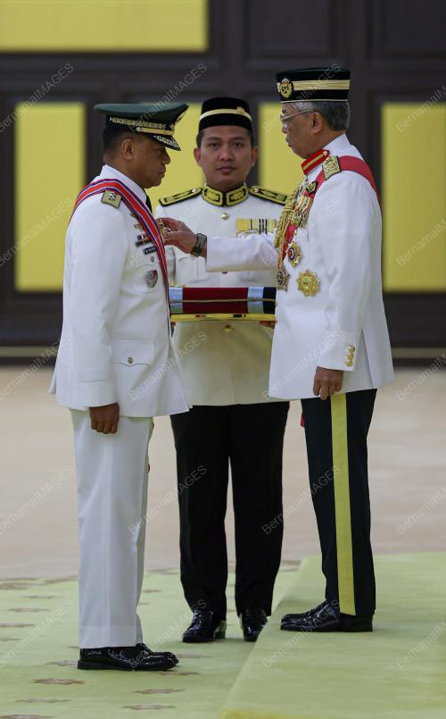 AL-SULTAN ABDULLAH RI'AYATUDDIN AL-MUSTAFA BILLAH SHAH