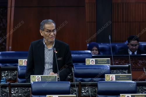 DATUK SERI DR DZULKEFLY AHMAD