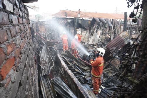 RUMAH TERBAKAR