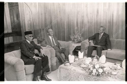 TALK BETWEEN MALAYSIA'S PM AND THAI PREMIER
