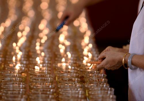 KL08_19052019_WESAK_BN201905180067