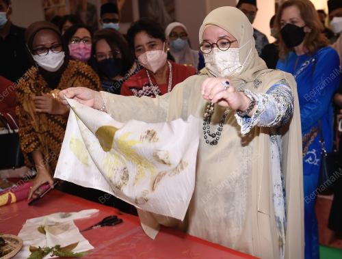TUNKU HAJAH AZIZAH AMINAH MAIMUNAH ISKANDARIAH