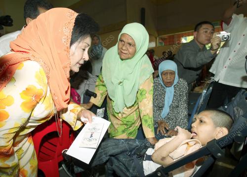 DATIN SERI ROSMAH MANSOR