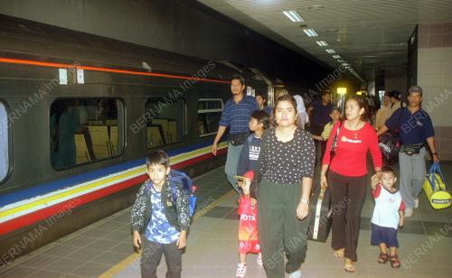 WARGA KOTA MULA BALIK