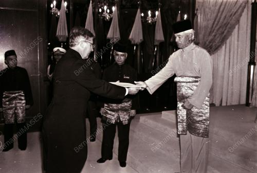 YANG DI-PERTUAN AGONG