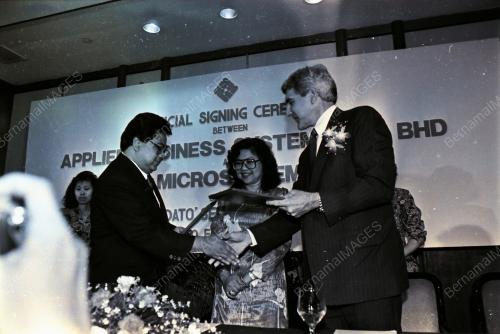 DATUK SERI RAFIDAH AZIZ