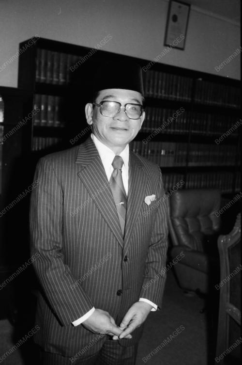 SULTAN AZLAN MUHIBBUDDIN SHAH