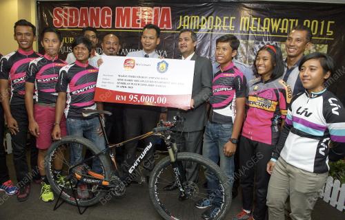 KL08_20042015_PELANCARAN