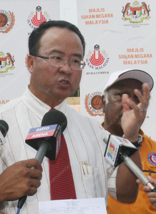 DATUK ZOLKPLES EMBONG
