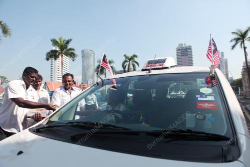 KL08_20082014_BENDERA