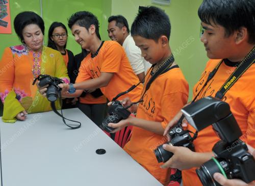 DATIN SERI ROSMAH MANSOR
