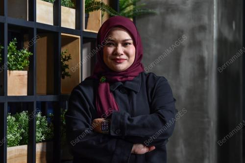 NORA ARIFFIN