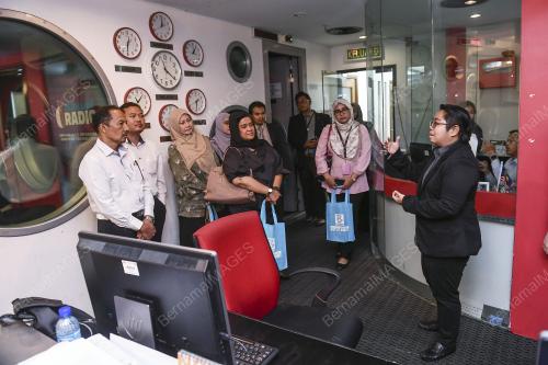 KL08_21112018_LAWATAN_BN201811194081