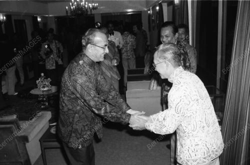 PM ENTERTAIN CHIEF MINISTERS