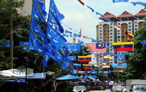 KL08_22022013_BENDERA_PARTI