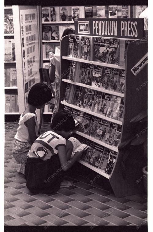 PERTUNJUKAN BUKU