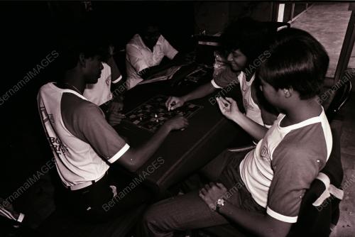 KL08_22111980_SNAKESLADDERS