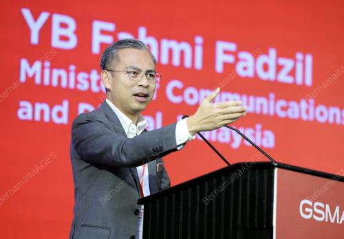 FAHMI FADZIL