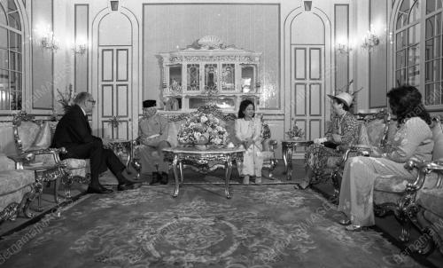 KL08_23012015_HADAP_AGONG