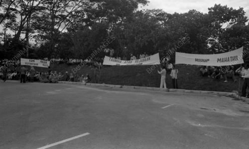 KL08_23022015_DEMONSTRASI_PM