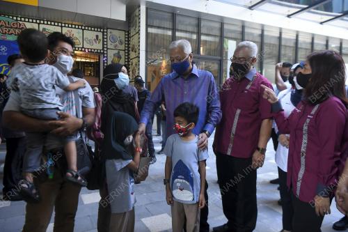 DATUK SERI ISMAIL SABRI YAAKOB