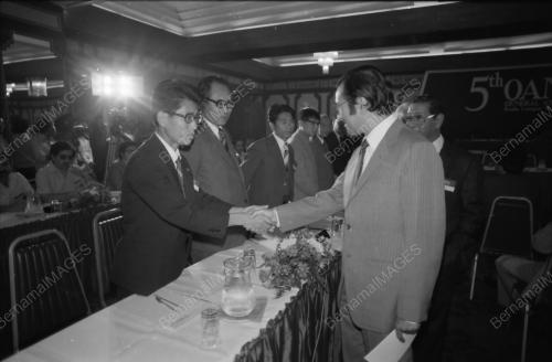 DR MAHATHIR BIN MOHAMAD