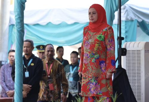 RAJA PERMAISURI AGONG RAJA ZARITH SOFIAH