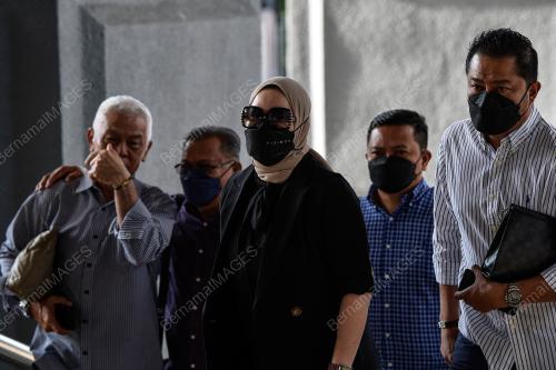 DATUK SERI BUNG MOKTAR RADIN