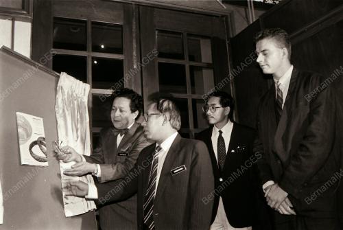 TAN SRI SABARUDDIN CHIK