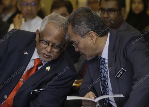 DATUK SERI DR DZULKEFLY AHMAD