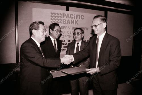 PASIFIC BANK SHARE HOLDERS AGREEMENT SIGNNG