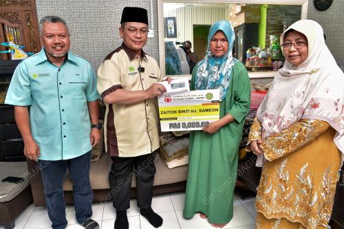 DATUK DR MOHD NA'IM MOKHTAR
