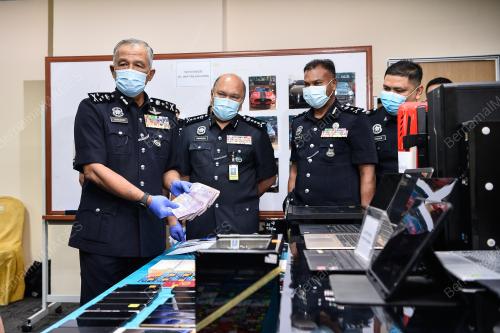 DATUK ZAINUDDIN YAACOB