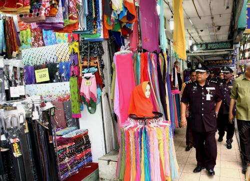 KL08_24122014_WALKABOUT