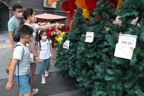 TINJAUAN PERSIAPAN HARI NATAL
