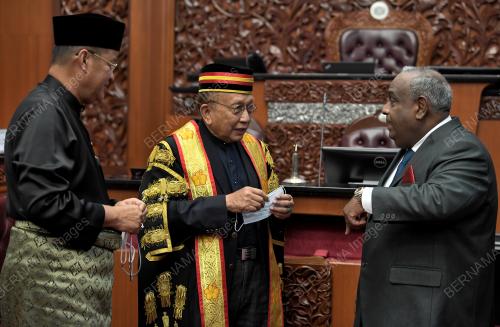 ANGKAT SUMPAH