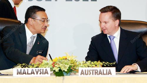 DATUK SERI HISHAMMUDDIN TUN HUSSEIN