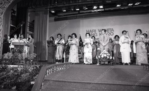 DR MAHATHIR MOHAMAD