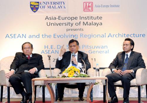 DR SURIN PITSUWAN