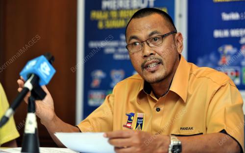 KL08_26012014_BOLA_BALING