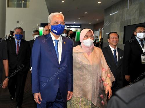 DATUK SERI ISMAIL SABRI YAAKOB