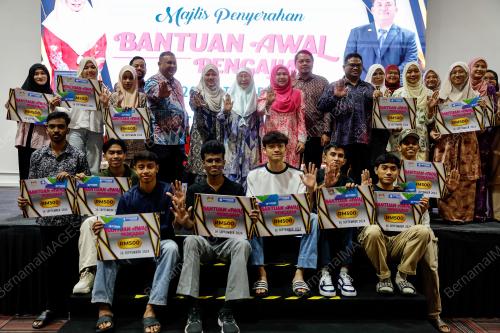 DATUK SERI DR WAN AZIZAH WAN ISMAIL